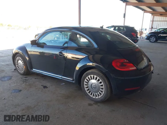 ✅ 2013 Volkswagen Beetle 2.5L • VIN: 3VWJX7AT8DM688766 • Lot: 44600873. Wystawiony na IAAI z przebiegiem 102 182 mil. Bezpłatny archiwum sprzedaży aukcyjnych z USA i szczegółowy raport historii pojazdu na DreamBid. Zdjęcie 3.