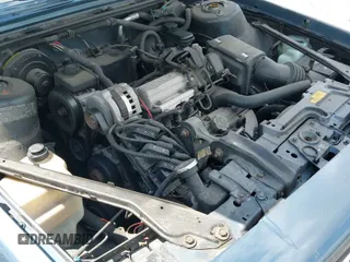 ✅ 1992 Oldsmobile Cutlass Ciera • VIN: 1G3AL54N1N6439579 • Lot: 42227268. Wystawiony na IAAI z przebiegiem 93 497 mil. Bezpłatny archiwum sprzedaży aukcyjnych z USA i szczegółowy raport historii pojazdu na DreamBid. Zdjęcie 19.