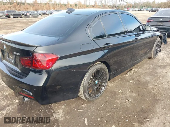 ✅ 2015 BMW 3 Series 335i xDrive • VIN: WBA3B9G56FNR93171 • Lot: 44024140. Wystawiony na IAAI z przebiegiem 74 309 mil. Bezpłatny archiwum sprzedaży aukcyjnych z USA i szczegółowy raport historii pojazdu na DreamBid. Zdjęcie 4.