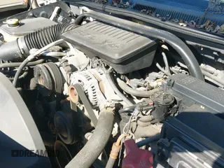 ✅ 2006 Jeep Commander • VIN: 1J8HG48K56C204031 • Lot: 42034851. Wystawiony na IAAI z przebiegiem 213 665 mil. Bezpłatny archiwum sprzedaży aukcyjnych z USA i szczegółowy raport historii pojazdu na DreamBid. Zdjęcie 16.