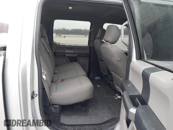 ✅ 2018 Ford F-150 XLT • VIN: 1FTFW1E5XJKF01972 • Lot: 43905739. Wystawiony na IAAI z przebiegiem 154 238 mil. Bezpłatny archiwum sprzedaży aukcyjnych z USA i szczegółowy raport historii pojazdu na DreamBid. Zdjęcie 8.