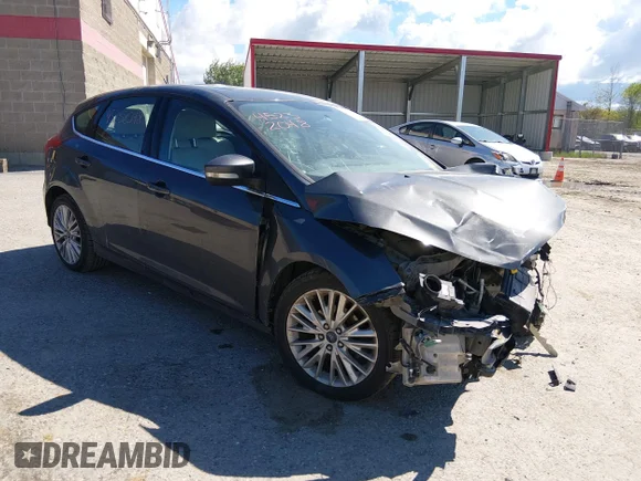 ✅ 2015 Ford Focus Titanium • VIN: 1FADP3N23FL209044 • Lot: 45232048. Wystawiony na IAAI z przebiegiem Nie podano. Bezpłatny archiwum sprzedaży aukcyjnych z USA i szczegółowy raport historii pojazdu na DreamBid. Zdjęcie 1.