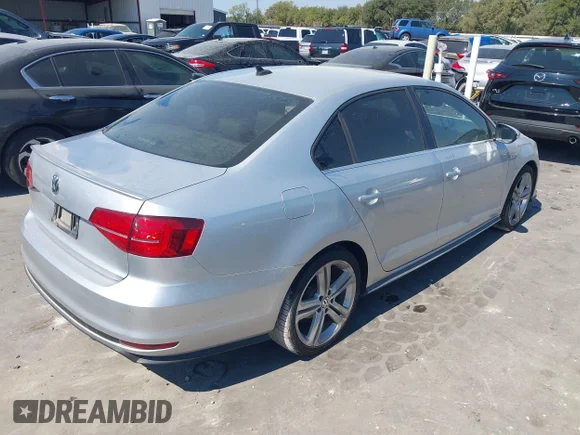 ✅ 2016 Volkswagen Jetta GLI SE • VIN: 3VW4S7AJXGM320913 • Lot: 43341710. Wystawiony na IAAI z przebiegiem 137 277 mil. Bezpłatny archiwum sprzedaży aukcyjnych z USA i szczegółowy raport historii pojazdu na DreamBid. Zdjęcie 4.