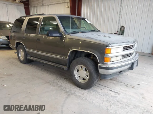 ✅ 1999 Chevrolet Tahoe Z71 • VIN: 1GNEK13R0XJ508495 • Lot: 44042038. Wystawiony na IAAI z przebiegiem 307 980 mil. Bezpłatny archiwum sprzedaży aukcyjnych z USA i szczegółowy raport historii pojazdu na DreamBid. Zdjęcie 1.