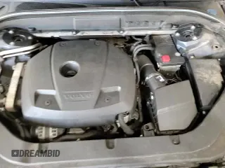 ✅ 2018 Volvo XC60 Momentum • VIN: YV4102RK1J1027253 • Lot: 69584715. Listed on Copart with 101,282 mi. Free auction sales archive from the USA and detailed vehicle history report at DreamBid. Image 17.