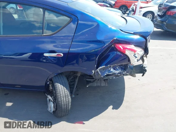 ✅ 2018 Nissan Versa SV • VIN: 3N1CN7AP9JL833581 • Lot: 45155283. Wystawiony na IAAI z przebiegiem 118 972 mil. Bezpłatny archiwum sprzedaży aukcyjnych z USA i szczegółowy raport historii pojazdu na DreamBid. Zdjęcie 6.
