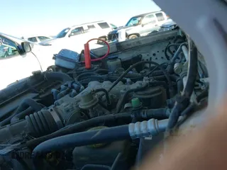 ✅ 2003 Nissan Frontier XE • VIN: 1N6ED27T03C446591 • Lot: 43692569. Wystawiony na IAAI z przebiegiem 271 014 mil. Bezpłatny archiwum sprzedaży aukcyjnych z USA i szczegółowy raport historii pojazdu na DreamBid. Zdjęcie 12.