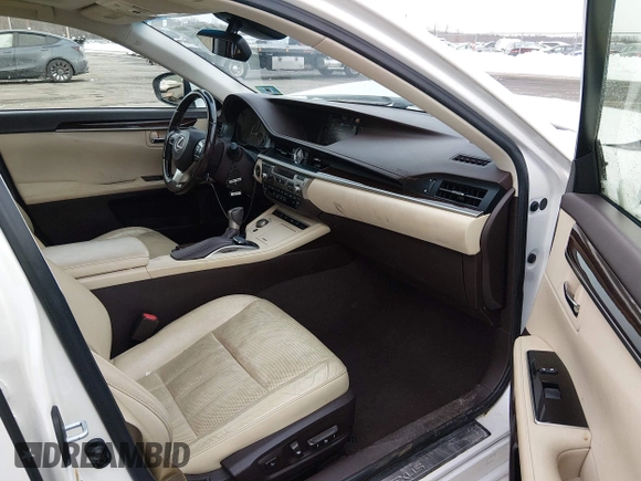 ✅ 2016 Lexus ES 330 • VIN: JTHBK1GG0G2238133 • Lot: 44244160. Wystawiony na IAAI z przebiegiem 139 819 mil. Bezpłatny archiwum sprzedaży aukcyjnych z USA i szczegółowy raport historii pojazdu na DreamBid. Zdjęcie 5.