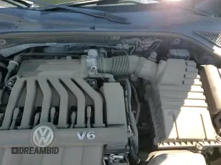 ✅ 2018 Volkswagen Passat GT • VIN: 1VWJM7A3XJC038262 • Lot: 63237055. Wystawiony na Copart z przebiegiem 121 531 mil. Bezpłatny archiwum sprzedaży aukcyjnych z USA i szczegółowy raport historii pojazdu na DreamBid. Zdjęcie 15.