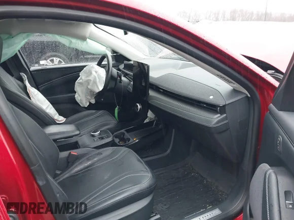 ✅ 2021 Ford Mustang Mach-E Premium • VIN: 3FMTK3SU7MMA51535 • Lot: 41965460. Wystawiony na IAAI z przebiegiem Nie podano. Bezpłatny archiwum sprzedaży aukcyjnych z USA i szczegółowy raport historii pojazdu na DreamBid. Zdjęcie 5.