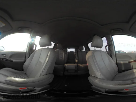 ✅ 2013 Toyota Sienna XLE • VIN: 5TDYK3DCXDS332520 • Lot: 44808726. Wystawiony na IAAI z przebiegiem 206 473 mil. Bezpłatny archiwum sprzedaży aukcyjnych z USA i szczegółowy raport historii pojazdu na DreamBid. Zdjęcie 19.