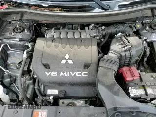 ✅ 2017 Mitsubishi Outlander GT • VIN: JA4JZ4AX3HZ038613 • Lot: 67829395. Listed on Copart with 97,082 mi. Free auction sales archive from the USA and detailed vehicle history report at DreamBid. Image 14.