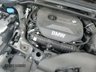 ✅ 2017 BMW X1 xDrive28i • VIN: WBXHT3Z34H4A52475 • Lot: 82125045. Wystawiony na Copart z przebiegiem 78 141 mil. Bezpłatny archiwum sprzedaży aukcyjnych z USA i szczegółowy raport historii pojazdu na DreamBid. Zdjęcie 16.