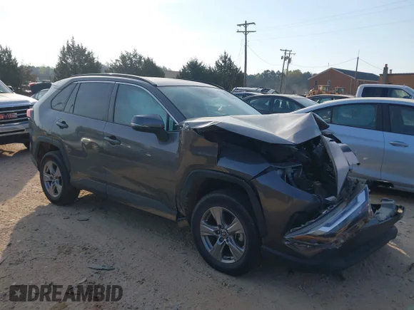 ✅ 2022 Toyota RAV4 XLE • VIN: 2T3P1RFV4NC294252 • Lot: 44713923. Wystawiony na IAAI z przebiegiem 42 690 mil. Bezpłatny archiwum sprzedaży aukcyjnych z USA i szczegółowy raport historii pojazdu na DreamBid. Zdjęcie 1.