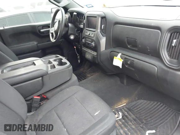 ✅ 2020 Chevrolet Silverado 1500 Custom • VIN: 1GCRWBEH0LZ284326 • Lot: 41137240. Wystawiony na IAAI z przebiegiem 61 727 mil. Bezpłatny archiwum sprzedaży aukcyjnych z USA i szczegółowy raport historii pojazdu na DreamBid. Zdjęcie 5.