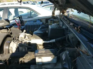 ✅ 2000 Cadillac Escalade • VIN: 1GYEK13R1YR115692 • Lot: 41300434. Listed on IAAI with 431,564 mi. Free auction sales archive from the USA and detailed vehicle history report at DreamBid. Image 17.