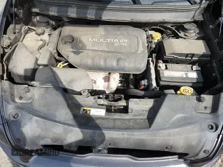 ✅ 2018 Jeep Cherokee Latitude • VIN: 1C4PJMCB4JD599091 • Lot: 84226905. Wystawiony na Copart z przebiegiem 98 669 mil. Bezpłatny archiwum sprzedaży aukcyjnych z USA i szczegółowy raport historii pojazdu na DreamBid. Zdjęcie 14.