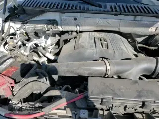 ✅ 2017 Lincoln Navigator Select • VIN: 5LMJJ2HT4HEL10123 • Lot: 83751815. Wystawiony na Copart z przebiegiem 109 592 mil. Bezpłatny archiwum sprzedaży aukcyjnych z USA i szczegółowy raport historii pojazdu na DreamBid. Zdjęcie 15.