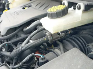 2018 Ford Escape SE z VIN 1FMCU9GD9JUA71170, wystawiony jako IAAI lot #42573258 z przebiegiem 102 170 mil mil oraz . Historia ofert i sprzedaży dostępna na DreamBid. Obrazek 19.