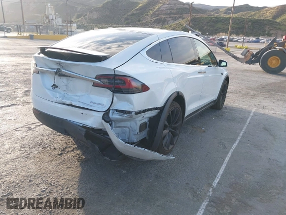 ✅ 2020 Tesla Model X Performance • VIN: 5YJXCAE44LF279403 • Lot: 44316255. Wystawiony na IAAI z przebiegiem 72 198 mil. Bezpłatny archiwum sprzedaży aukcyjnych z USA i szczegółowy raport historii pojazdu na DreamBid. Zdjęcie 4.