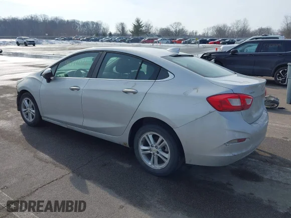 ✅ 2017 Chevrolet Cruze LT • VIN: 1G1BE5SM3H7197829 • Lot: 44331076. Listed on IAAI with 88,163 mi. Free auction sales archive from the USA and detailed vehicle history report at DreamBid. Image 3.