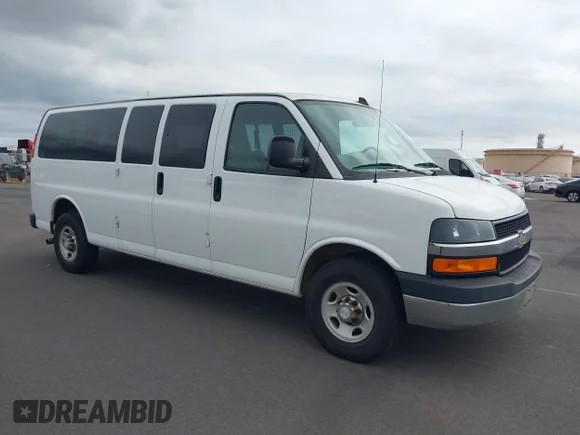 ✅ 2017 Chevrolet Express Passenger LT • VIN: 1GAZGPFF6H1275068 • Лот: 43932390. Опубликован ранее на IAAI с пробегом 13 342 миль. Бесплатный доступ к архиву аукционных продаж из США и подробный отчёт об истории автомобиля на DreamBid. Изображение 1.