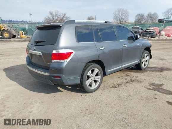 ✅ 2013 Toyota Highlander Limited • VIN: 5TDDK3EH6DS224985 • Lot: 44295152. Listed on IAAI with Not provided. Free auction sales archive from the USA and detailed vehicle history report at DreamBid. Image 4.