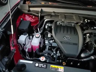 ✅ 2025 Toyota Highlander XLE • VIN: 5TDAAAB59SS103241 • Lot: 92799905. Wystawiony na Copart z przebiegiem 961 mil. Bezpłatny archiwum sprzedaży aukcyjnych z USA i szczegółowy raport historii pojazdu na DreamBid. Zdjęcie 14.