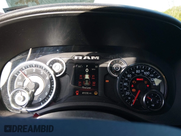✅ 2023 Ram 1500 Tradesman • VIN: 1C6RRFGGXPN700227 • Lot: 44834540. Wystawiony na IAAI z przebiegiem 49 358 mil. Bezpłatny archiwum sprzedaży aukcyjnych z USA i szczegółowy raport historii pojazdu na DreamBid. Zdjęcie 7.
