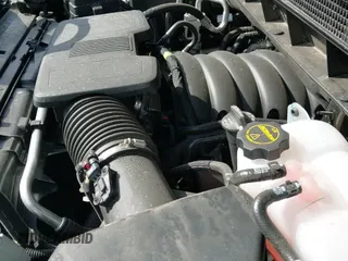 ✅ 2025 GMC Sierra 1500 SLT • VIN: 3GTUUDED7SG233526 • Lot: 42958936. Listed on IAAI with 3,129 mi. Free auction sales archive from the USA and detailed vehicle history report at DreamBid. Image 18.