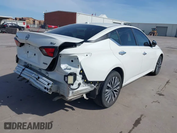 ✅ 2024 Nissan Altima SV • VIN: 1N4BL4DW5RN404715 • Lot: 44610912. Wystawiony na IAAI z przebiegiem 21 909 mil. Bezpłatny archiwum sprzedaży aukcyjnych z USA i szczegółowy raport historii pojazdu na DreamBid. Zdjęcie 4.
