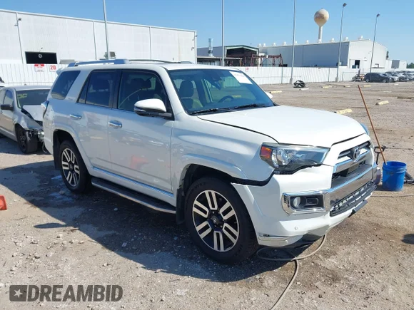 ✅ 2020 Toyota 4Runner SR5 Premium • VIN: JTEBU5JR0L5755014 • Лот: 43451266. Опубликован ранее на IAAI с пробегом 107 899 миль. Бесплатный доступ к архиву аукционных продаж из США и подробный отчёт об истории автомобиля на DreamBid. Изображение 1.