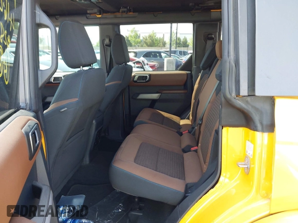 ✅ 2022 Ford Bronco Black Diamond • VIN: 1FMEE5BP8NLB46565 • Lot: 44863016. Wystawiony na IAAI z przebiegiem 28 016 mil. Bezpłatny archiwum sprzedaży aukcyjnych z USA i szczegółowy raport historii pojazdu na DreamBid. Zdjęcie 8.