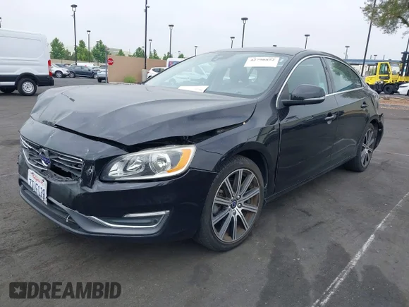✅ 2016 Volvo S60 T5 Drive-E Premier • VIN: LYV402FK9GB108961 • Lot: 42790852. Wystawiony na IAAI z przebiegiem 105 072 mil. Bezpłatny archiwum sprzedaży aukcyjnych z USA i szczegółowy raport historii pojazdu na DreamBid. Zdjęcie 2.