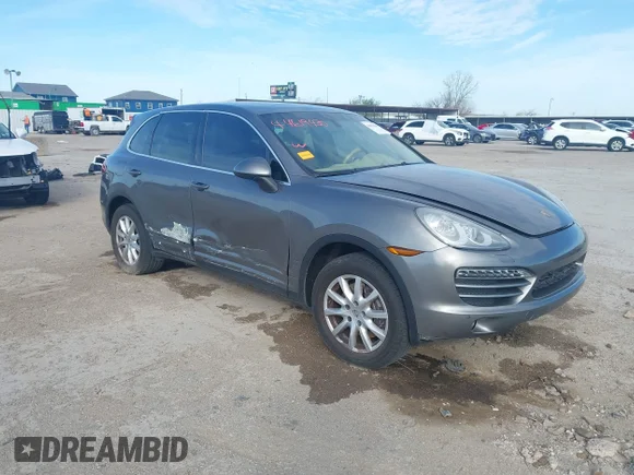 ✅ 2012 Porsche Cayenne • VIN: WP1AA2A28CLA10497 • Лот: 44619430. Опубліковано раніше на IAAI з пробігом 133 696 миль. Безкоштовний доступ до архіву аукціонних продажів зі США та докладний звіт про історію автомобіля на DreamBid. Зображення 1.