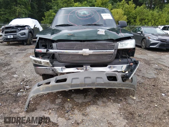 ✅ 2004 Chevrolet Silverado 1500 LS • VIN: 1GCEC19VX4Z190473 • Лот: 45411308. Опубліковано раніше на IAAI з пробігом 255 603 миль. Безкоштовний доступ до архіву аукціонних продажів зі США та докладний звіт про історію автомобіля на DreamBid. Зображення 6.