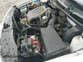 ✅ 2005 Volkswagen Golf GL • VIN: 9BWFL61J854018019 • Lot: 41796044. Wystawiony na IAAI z przebiegiem 193 854 mil. Bezpłatny archiwum sprzedaży aukcyjnych z USA i szczegółowy raport historii pojazdu na DreamBid. Zdjęcie 17.