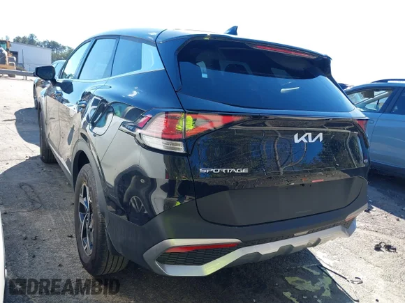 ✅ 2025 Kia Sportage LX • VIN: KNDPUCDF8S7410400 • Lot: 44394493. Wystawiony na IAAI z przebiegiem 21 790 mil. Bezpłatny archiwum sprzedaży aukcyjnych z USA i szczegółowy raport historii pojazdu na DreamBid. Zdjęcie 3.