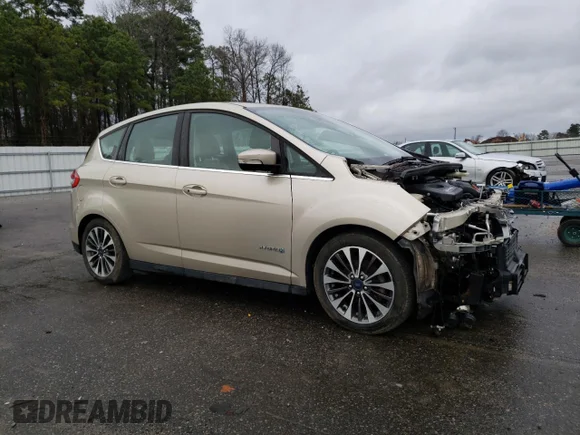 ✅ 2017 Ford C-Max Titanium • VIN: 1FADP5DU3HL104991 • Lot: 37989153. Wystawiony na Copart z przebiegiem 75 489 mil. Bezpłatny archiwum sprzedaży aukcyjnych z USA i szczegółowy raport historii pojazdu na DreamBid. Zdjęcie 4.