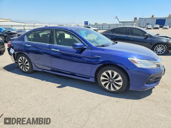 ✅ 2017 Honda Accord Touring • VIN: JHMCR6F7XHC015933 • Лот: 58277226. Опубліковано раніше на Copart з пробігом 86 077 миль. Безкоштовний доступ до архіву аукціонних продажів зі США та докладний звіт про історію автомобіля на DreamBid. Зображення 4.
