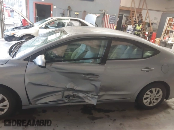✅ 2017 Hyundai Elantra SE • VIN: 5NPD74LF5HH137874 • Lot: 44484716. Wystawiony na IAAI z przebiegiem 115 984 mil. Bezpłatny archiwum sprzedaży aukcyjnych z USA i szczegółowy raport historii pojazdu na DreamBid. Zdjęcie 6.