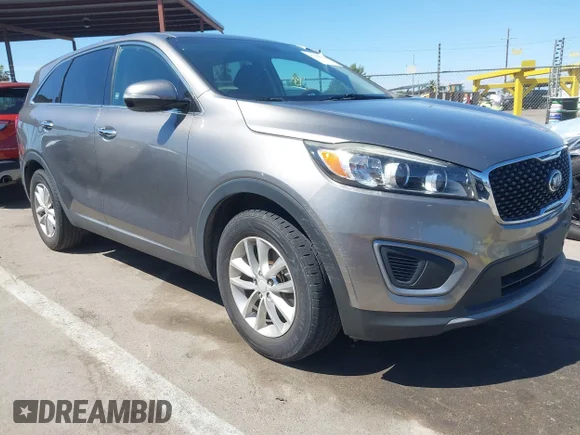 ✅ 2016 Kia Sorento LX • VIN: 5XYPG4A30GG009795 • Лот: 45150112. Опубликован ранее на IAAI с пробегом 189 458 миль. Бесплатный доступ к архиву аукционных продаж из США и подробный отчёт об истории автомобиля на DreamBid. Изображение 1.