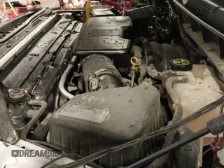 ✅ 2019 Chevrolet Silverado 1500 Work Truck • VIN: 3GCPYAEH3KG155233 • Lot: 43448975. Wystawiony na IAAI z przebiegiem 261 574 mil. Bezpłatny archiwum sprzedaży aukcyjnych z USA i szczegółowy raport historii pojazdu na DreamBid. Zdjęcie 16.