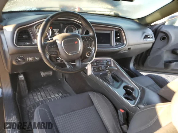✅ 2018 Dodge Challenger SXT Plus • VIN: 2C3CDZAG7JH132742 • Лот: 77484814. Опубліковано раніше на Copart з пробігом 110 361 миль. Безкоштовний доступ до архіву аукціонних продажів зі США та докладний звіт про історію автомобіля на DreamBid. Зображення 8.