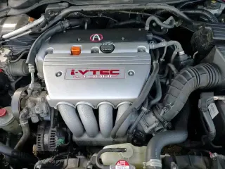 ✅ 2004 Acura TSX • VIN: JH4CL95894C006759 • Lot: 85486124. Wystawiony na Copart z przebiegiem 166 660 mil. Bezpłatny archiwum sprzedaży aukcyjnych z USA i szczegółowy raport historii pojazdu na DreamBid. Zdjęcie 13.