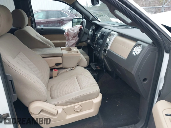 ✅ 2014 Ford F-150 XL • VIN: 1FTEX1CM8EFA47898 • Lot: 41589839. Wystawiony na IAAI z przebiegiem 267 323 mil. Bezpłatny archiwum sprzedaży aukcyjnych z USA i szczegółowy raport historii pojazdu na DreamBid. Zdjęcie 5.