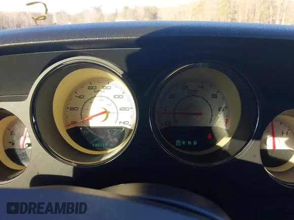 ✅ 2013 Dodge Challenger Rallye Redline • VIN: 2C3CDYAG7DH670159 • Lot: 41714619. Wystawiony na IAAI z przebiegiem 148 118 mil. Bezpłatny archiwum sprzedaży aukcyjnych z USA i szczegółowy raport historii pojazdu na DreamBid. Zdjęcie 7.