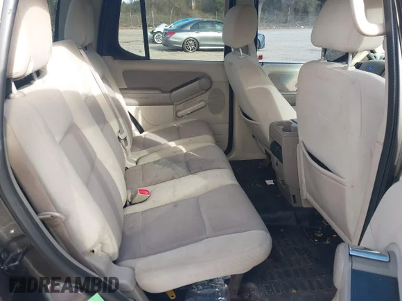 ✅ 2007 Ford Explorer Sport Trac XLT • VIN: 1FMEU31K37UB75871 • Lot: 44185478. Wystawiony na IAAI z przebiegiem 223 366 mil. Bezpłatny archiwum sprzedaży aukcyjnych z USA i szczegółowy raport historii pojazdu na DreamBid. Zdjęcie 8.