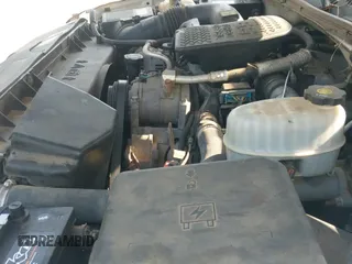 ✅ 2005 Chevrolet Silverado 2500HD LT • VIN: 1GCHK23225F900392 • Lot: 42413434. Wystawiony na IAAI z przebiegiem 220 187 mil. Bezpłatny archiwum sprzedaży aukcyjnych z USA i szczegółowy raport historii pojazdu na DreamBid. Zdjęcie 20.