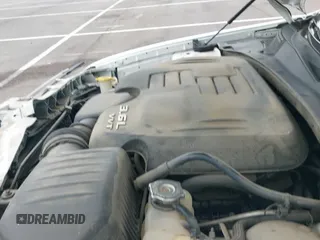 ✅ 2019 Chrysler 300 Touring • VIN: 2C3CCAAG4KH755726 • Лот: 43276662. Опубликован ранее на IAAI с пробегом 108 275 миль. Бесплатный доступ к архиву аукционных продаж из США и подробный отчёт об истории автомобиля на DreamBid. Изображение 19.